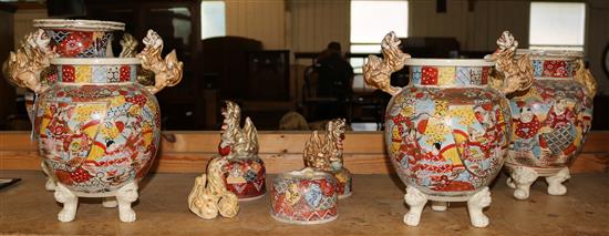 4 Japanese vases(-)